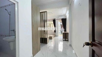 CHDV TẠI NGÃ 4 BỐN XÃ-GẦN ĐẦM SEN-ĐH VĂN HIẾN