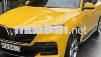 VinFast Lux SA Plus 2019 2.0 Turbo Vàng