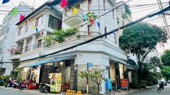 Biệt Thự Góc 2MT Lê Văn Sỹ, 18.4m x 8.7m, 3 tầng + Sân thượng, Khu VIP