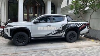 Triton Athlete 2021 bản 2 cầu, đứng tên công ty