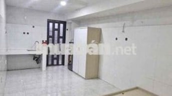 phòng trọ tầng trệt giếng trời rộng dãi gần đh công thương aeon tân p