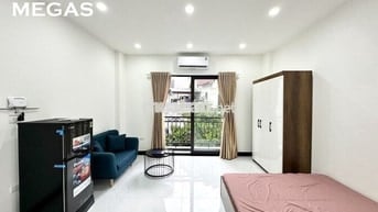 View Hồ Tây mới tinh, full nội thất ngay mặt đường Xuân La, ban công