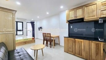 STUDIO BAN CÔNG THANG MÁY CÓ BẢO VỆ