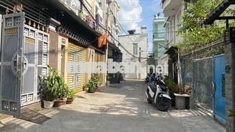 Thơm! Nhà hẻm xe hơi, 151m2(10X20) ngay Phạm Văn Đồng, Hiệp Bình chánh