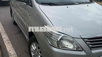 Toyota Innova 2013 8 chỗ Bạc