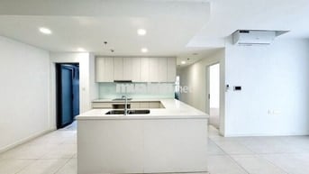 Urban Green cho thuê 3PN 2WC -NT cơ bản - Full máy lạnh - Xem nhà 24/7
