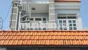 BÁN NHÀ CHÍNH CHỦ HÓC MÔN ĐƯỜNG ẤP ĐÌNH 2 LẦU 1 TRỆT 4P GIÁ 7T9 TL