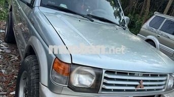 Mitsubishi Pajero Xe tập lái Số sàn Bạc