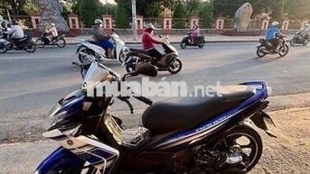 Yamaha Nouvo Xanh trắng