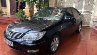 Bán xe Camry 2.4 số sàn màu đen, đăng ký lần đầu 2003