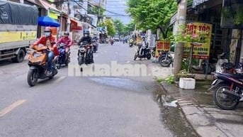 Ngay Gò Xoài, Lê Văn Quới, Ngang 4 Dài 16.5m, 3 Tầng 4PN hẻm Xe Hơi