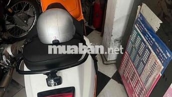 Piaggio Vespa LX150 Cam trắng đã sử dụng