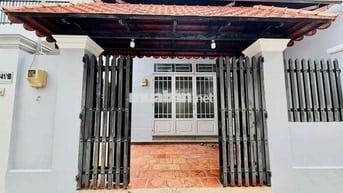 Cho Thuê Nhà DT 6x16 1Trệt 1Lửng 2Pn 1Wc Sân Thoáng Mát Hẻm 1/ Ngắn