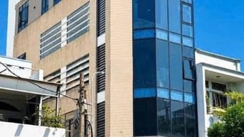Cho thuê nhà 2 MT Nguyễn Văn Lượng, 5x18m, hầm, trệt, 4 lầu.