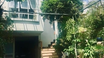Biệt Thự Sân Vườn Phan Xích Long, 6.8m x 27m, 5 Tầng, Gần BV Hoàn Mỹ