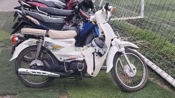 Honda Super Cub Trắng
