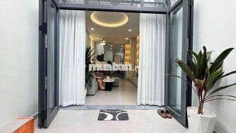 🌟 Khu phố Tây Bình Thạnh – sát Quận 1. Nhà 2 tầng 50m², có phòng n