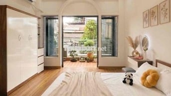 Cho thuê căn hộ 1 phòng ngủ ban công thoáng mát ngay Chợ Bến Thành