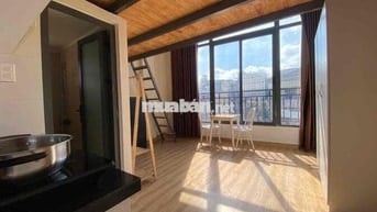 CĂN HỘ GIÁ RẺ CÓ GÁC RỘNG 30m2 BAN CÔNG THOÁNG GẦN VLU, UEH, QUẬN 1