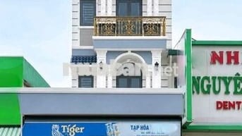 Nhà 2 lầu 4.5x30 mặt tiền nhánh gần trường Nguyễn Trung Trực