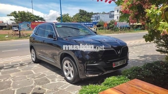 VinFast Lux SA Plus 2.0 2021 Đen 18.000 km