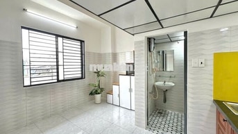 Phòng gác lửng cửa sổ thoáng, full nội thất ngay chợ Thạch Đà