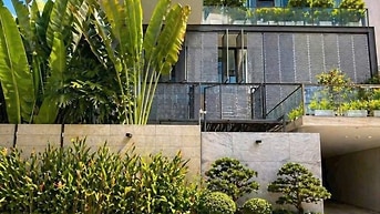 Cho thuê biệt thự Tân Bình 5 tầng gần sân bay