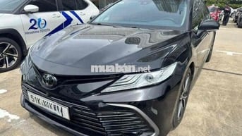 Toyota Camry 2.5 Q Đen 30.000 km