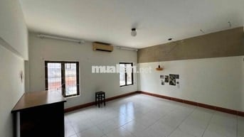 Cho Thuê Chung Cư 5PN -3WC Kinh Doanh Tự Do 120m2 Ngay Cầu Ông Lãnh Q1