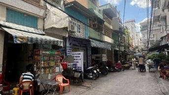 Khu vip Lê Quốc Hưng - xe hơi đỗ cửa 