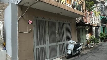 Bán gấp Nhà riêng Hoàng Văn Thụ, 40m2, 2 tầng, sát Sân Bay, hẻm xe hơi