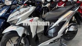 Honda Vario 150 SmartKey Bạc