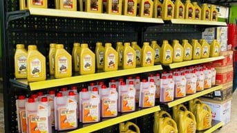 Dầu nhớt xe máy VECTOR- Chất lượng, giá tốt tại HCM 