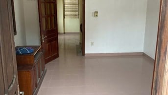 Cho thuê nhà phố Ngọc Hà, Ba Đình, 36m2 x 4 tầng + 6m2 để xe, 7 phòng