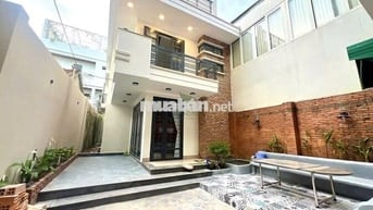NHÀ 3 PHÒNG NGỦ CÓ SÂN VƯỜN  GẦN BIỂN PHÍA BẮC NT GIÁ 20 TRIỆU/THÁNG