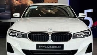 BMW 320i Sportline Sedan 2026 Trắng/nội thất Đỏ