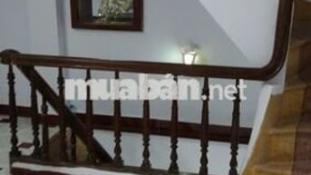 Cho thuê nhà 4 tầng, sát mặt phố Trần Quốc Toản