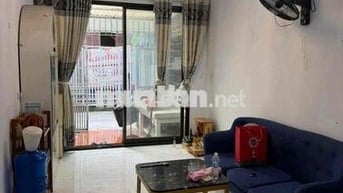 Cho thuê nhà Bát Khối mặt ngõ chính ô tô thông