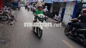 Share MB khu buôn bán ăn uống đông đúc