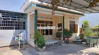 Về quê cần bán gấp nhà vị trí đẹp phong thủy tốt