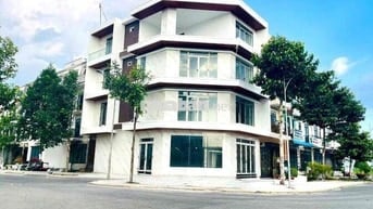 🌻CHO THUÊ NHÀ TRỆT 3 LẦU CÓ NỘI THẤT GÓC 02 MẶT TIỀN KDC HỒNG LOAN