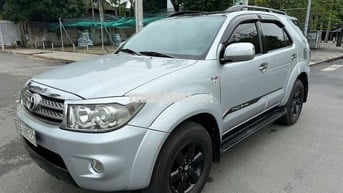 Toyota Fortuner 2009 Số sàn Bạc