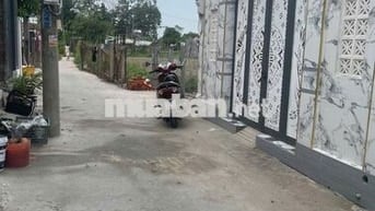 Bán nhà sổ hồng riêng 3 phòng ngủ 2 nhà vệ sinh Xuân Thới Sơn 3,3 tỷ