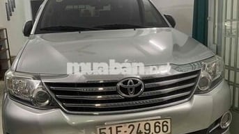 Toyota Fortuner 2.7V 2015 Bạc 93000 km