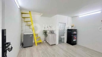 gác cao rộng 35m2 ngay Lê Văn Lương
