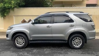 Toyota FORTUNER bản V số tự động đời cuối 2014
