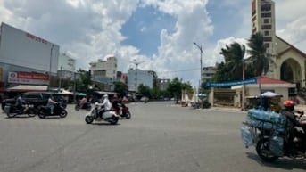 Bán nhanh mặt tiền Phạm Hùng,Q8,5.5x17m,cho thuê 40tr/th,16ty hơn