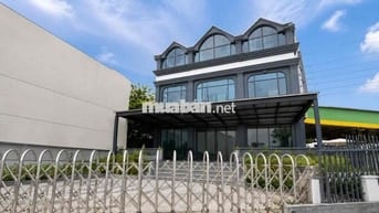 TOÀ NHÀ MẶT TIỀN 12M SỬ DỤNG 1200m2 TRUNG TÂM THỦ ĐỨC