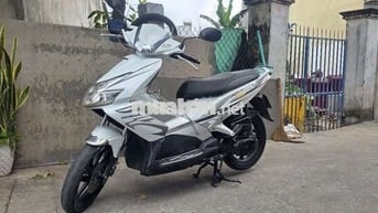 Honda Airblade 2011 Trắng Zin máy móc êm ru