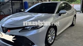 Toyota Camry 2024 Trắng 4 chỗ Xăng 7 vạn